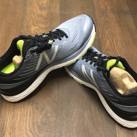 {keywor d} new balance 880 v8